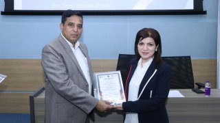 Председатель Следственного комитета РА встретился с Послом Индии и следователями, прошедшими переподготовку в Индии